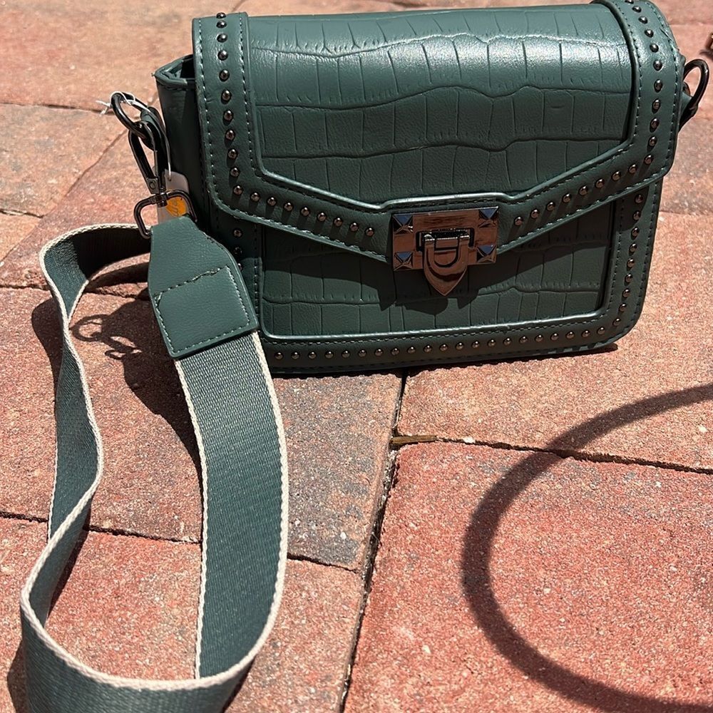 Green Leather Handbag comes with 2 Long Shoulder Strap - BRAND NEW